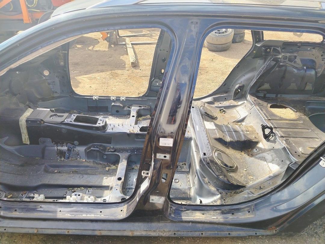 Стойка кузовная центральная левая 77563V Audi A4 - Фото 1