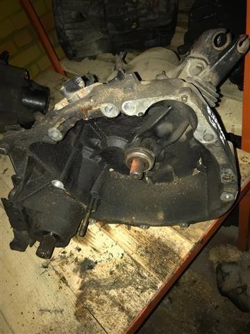 КПП механическая (МКПП) 5-ступенчатая 32EED1 Renault Kangoo