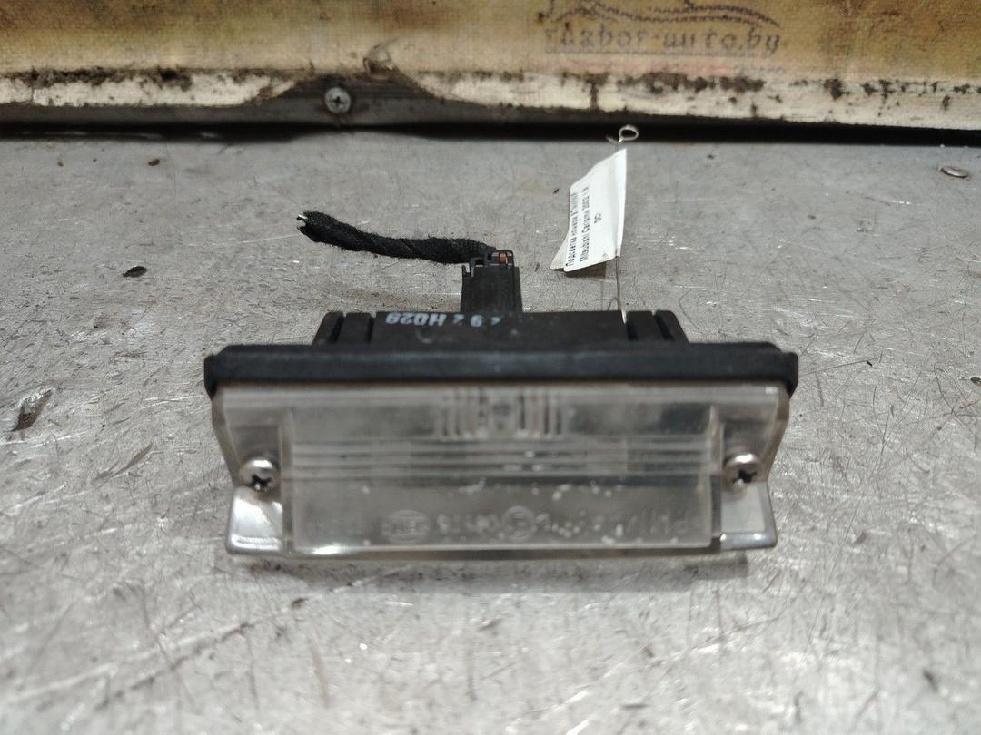 Подсветка номера 9TNWWF Mitsubishi Carisma - Фото 2