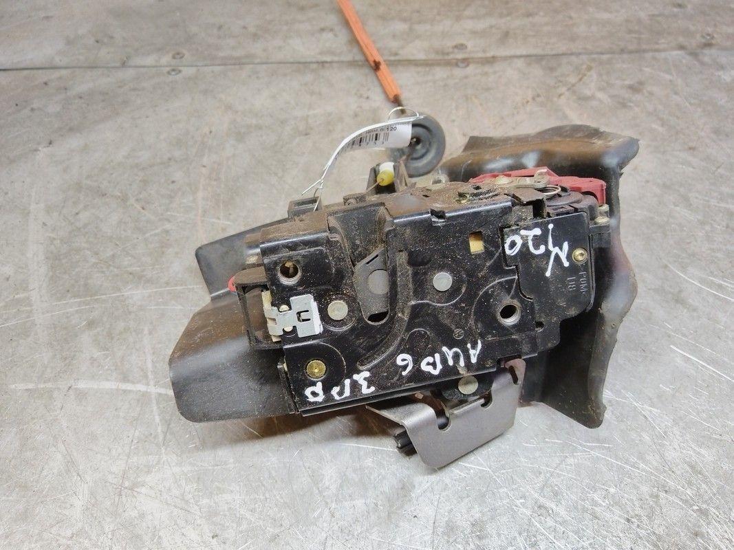 Замок двери задней правой 95677O Audi A4 купить