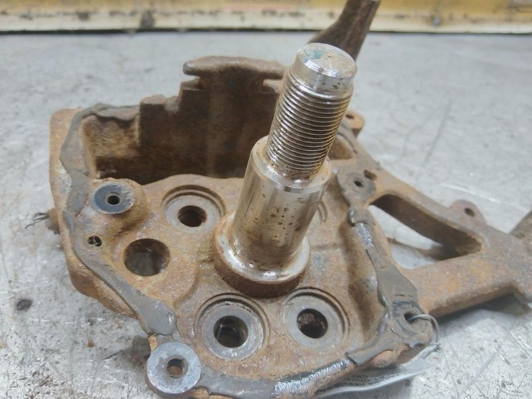 Кулак задний левый FQK0M7 Chrysler PT-Cruiser - Фото 2