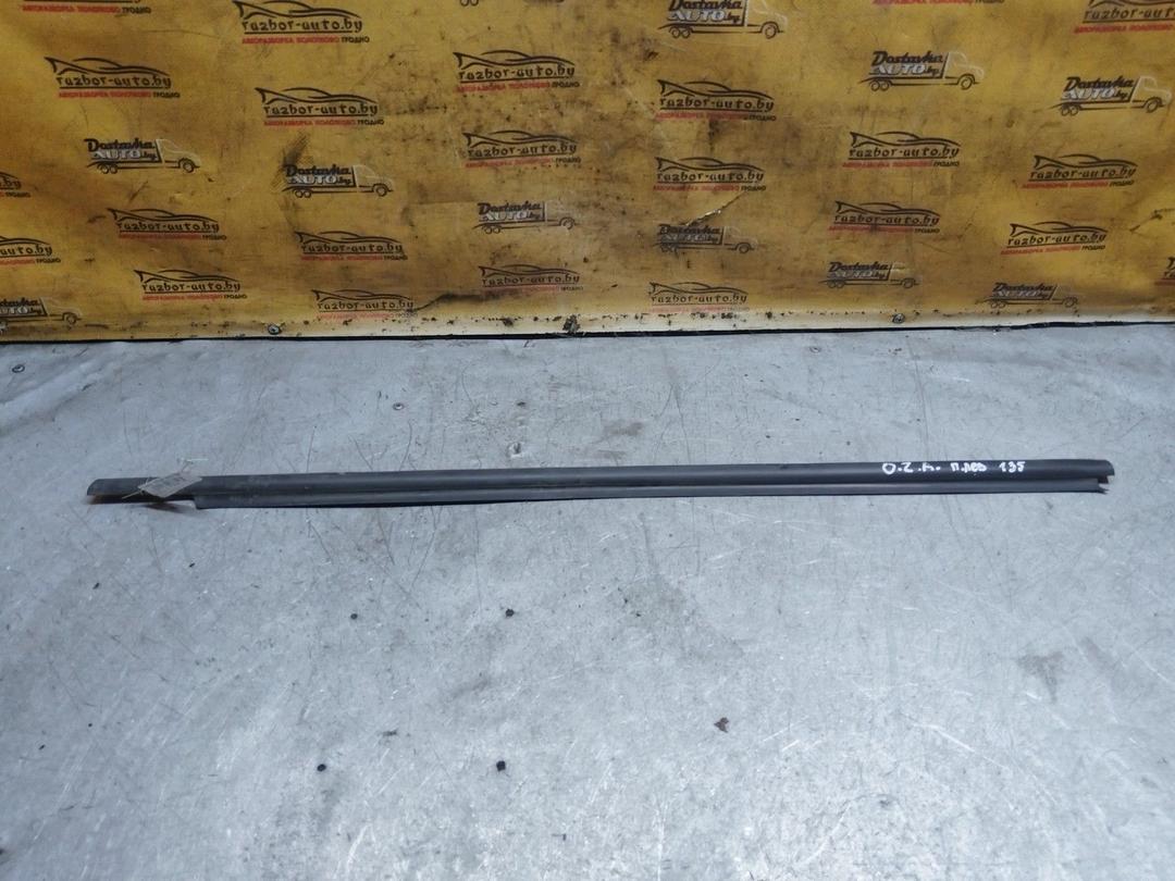 Молдинг стекла двери передней левой наружный 8O3CI1 Opel Zafira