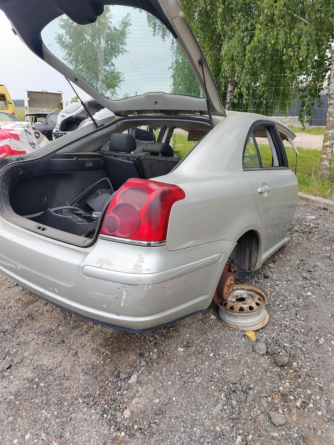 Крыло заднее правое TJF0G6 Toyota Avensis купить