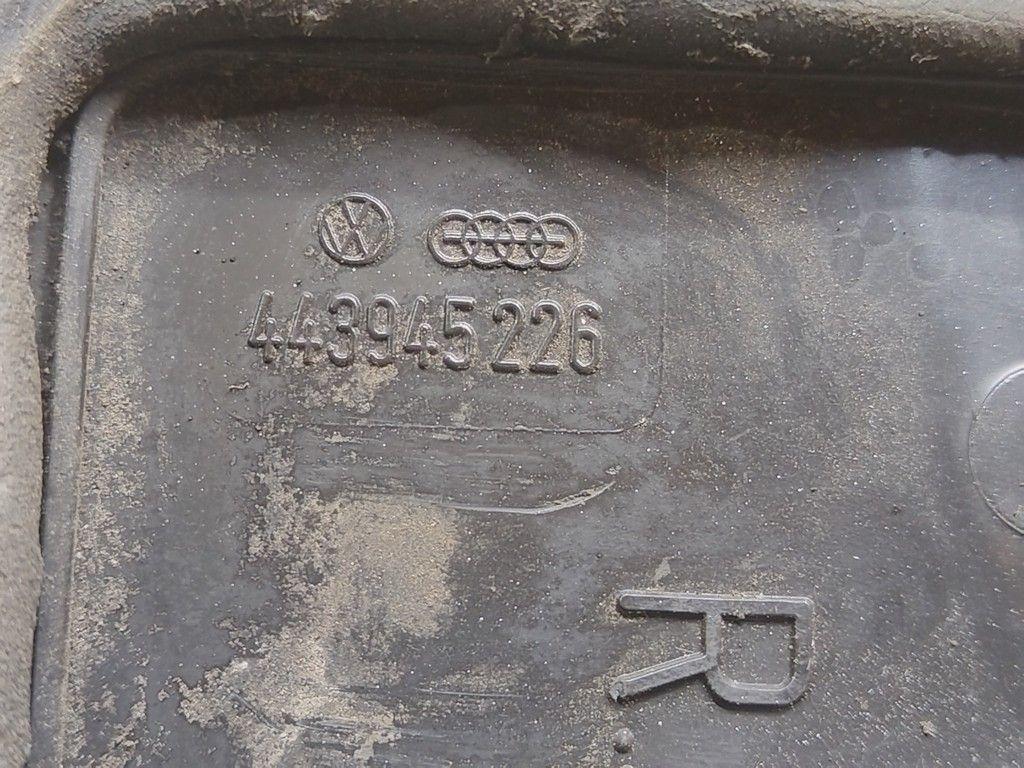 Фонарь крышки багажника правый S2M33L Audi 100 - Фото 6