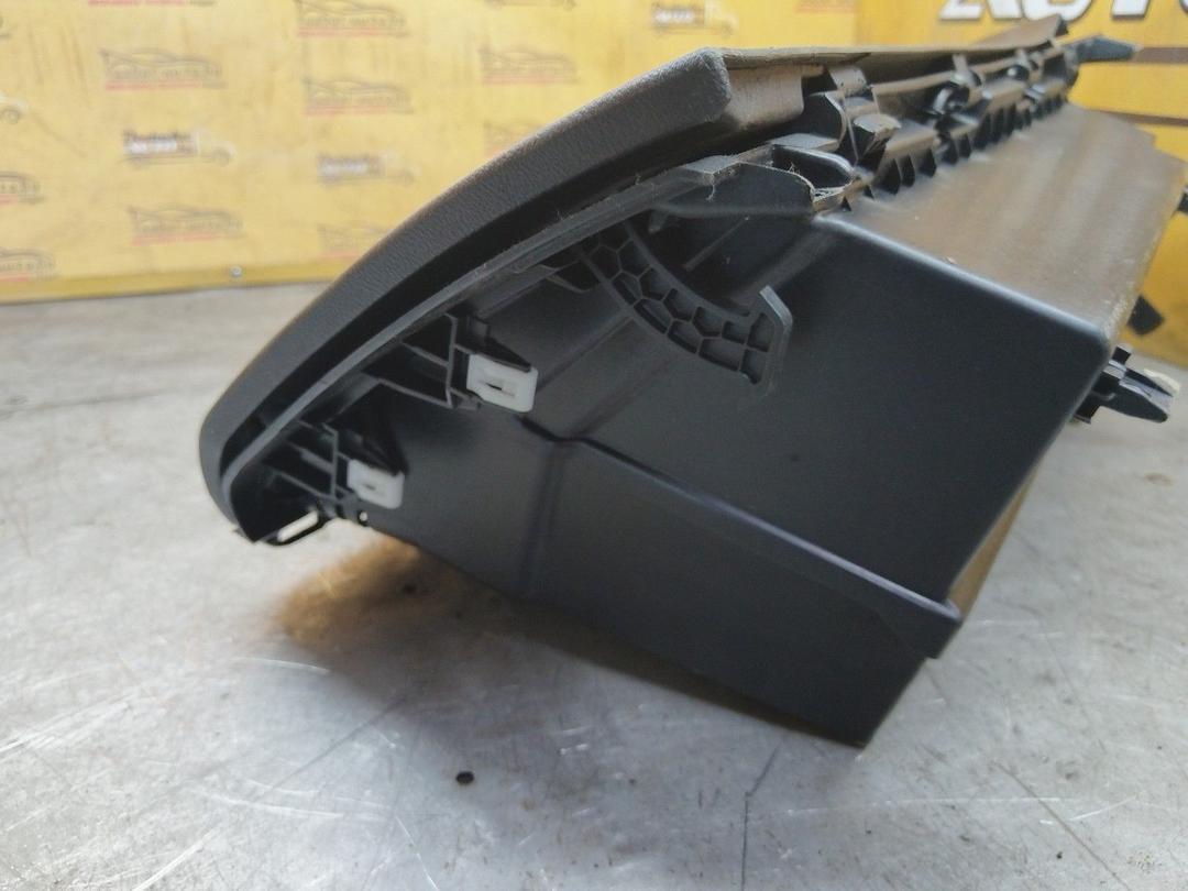 Бардачок HS3MG4 Ford Fusion undefined