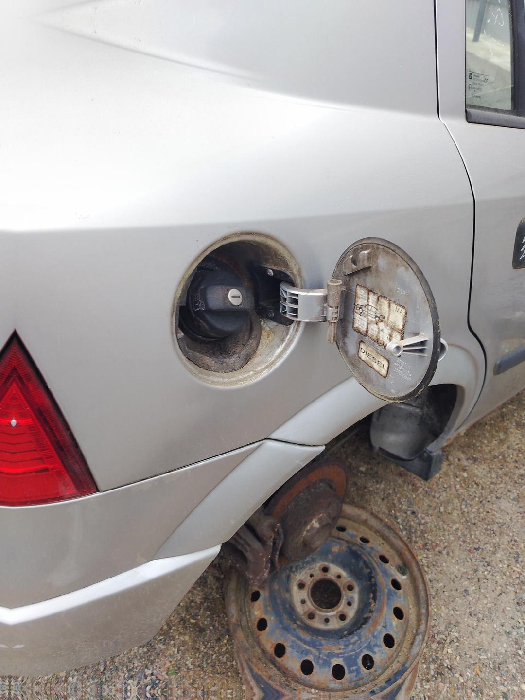 Горловина топливного бака 2Z8ANL Opel Astra - Фото 1