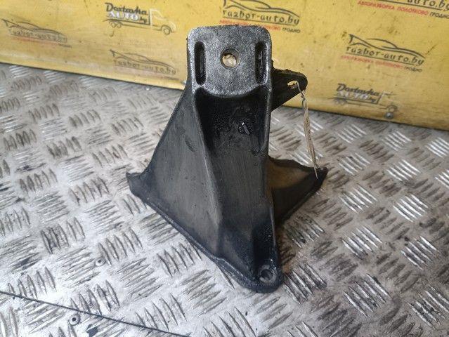 Кронштейн двигателя IDRCC1 Audi A4 - Фото 2