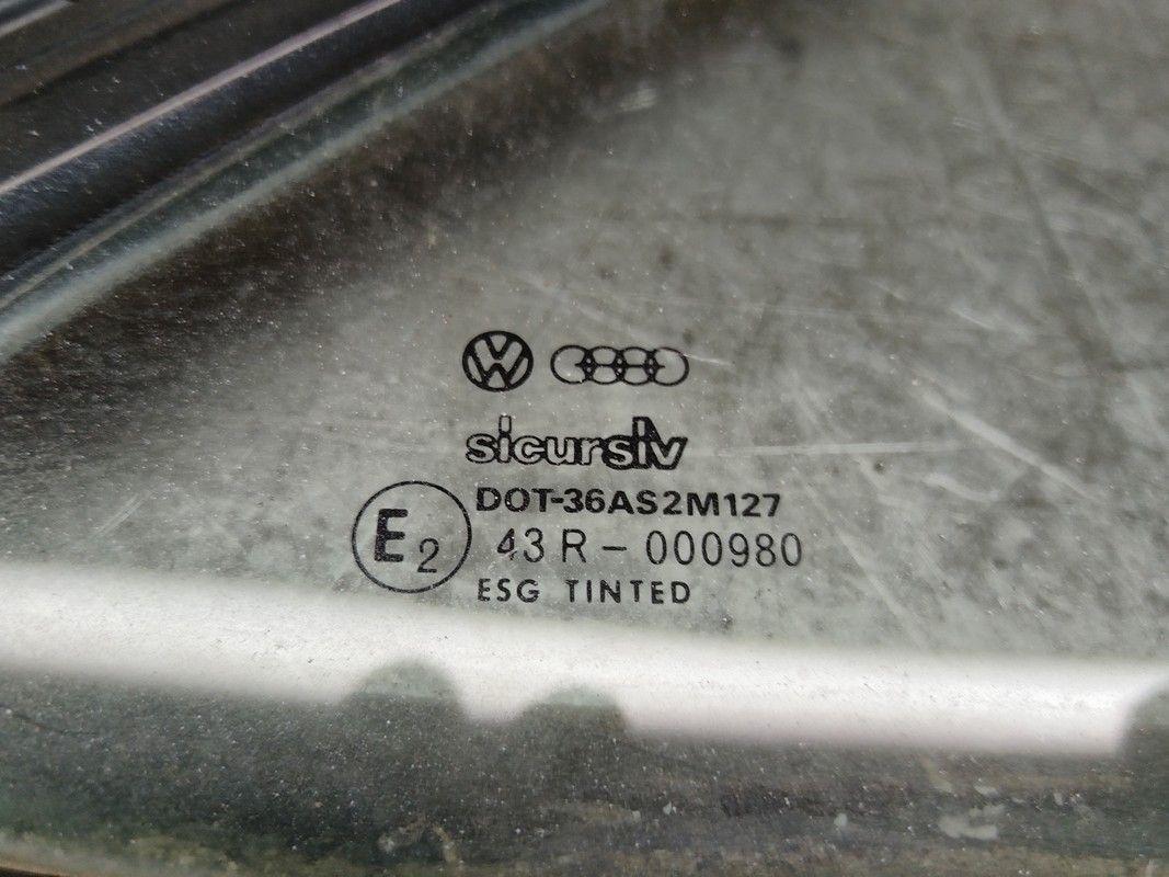 Стекло кузовное боковое правое IONHBZ Volkswagen Passat купить