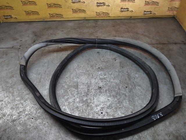 Уплотнитель двери задней левой V48S4D Volkswagen Bora - Фото 2