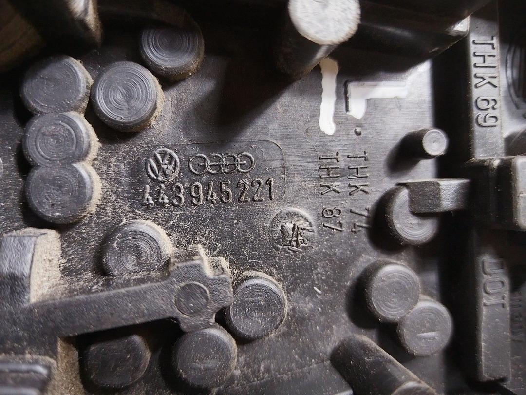 Панель (плата) фонаря заднего левого TY4GTP Audi 100 купить с доставкой