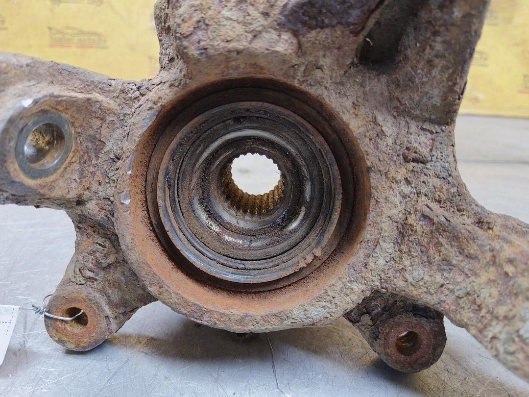 Кулак поворотный левый BVD2CP Nissan Almera купить на авторазборке