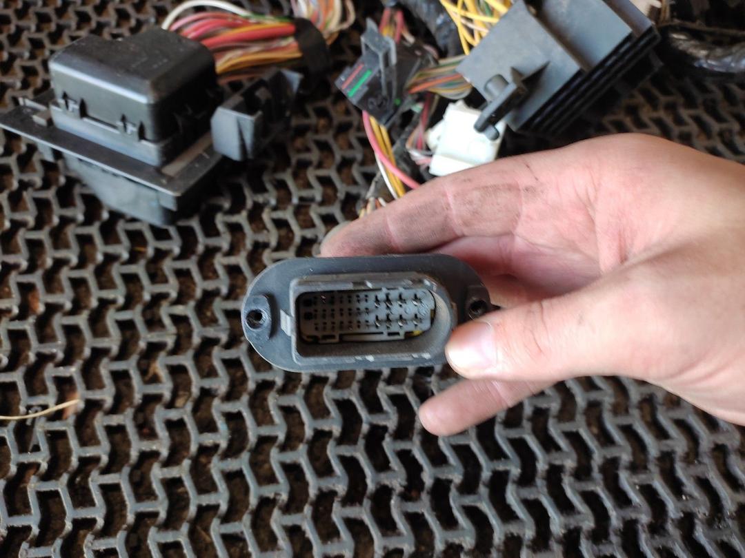 Проводка салона U1HTG9 Renault Clio купить