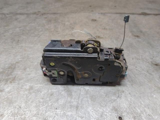 Замок двери задней левой AJZC7S Seat Altea купить