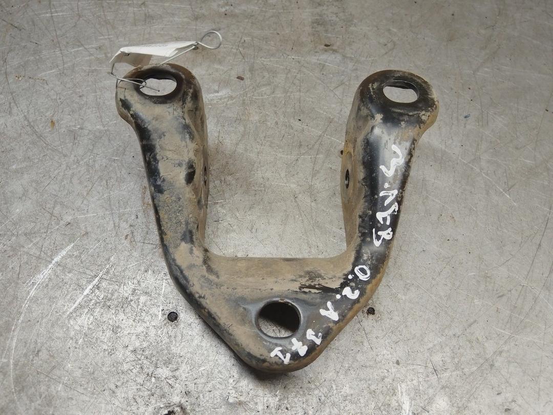 Кронштейн крепления балки подвески O124BD Opel Zafira