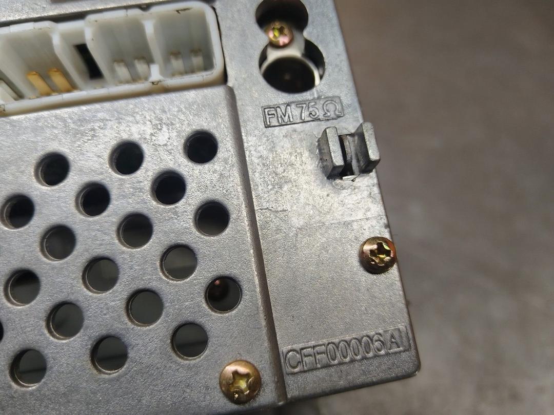 Магнитола TRSG2S Toyota Corolla купить с доставкой. Огромный выбор запчастей и марок авто. У нас есть практически все.