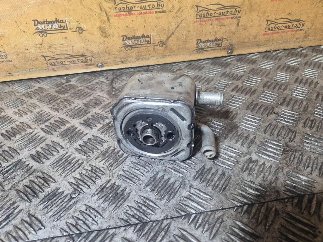 Теплообменник масляного фильтра 1RIO01 Audi A4 - Фото 2