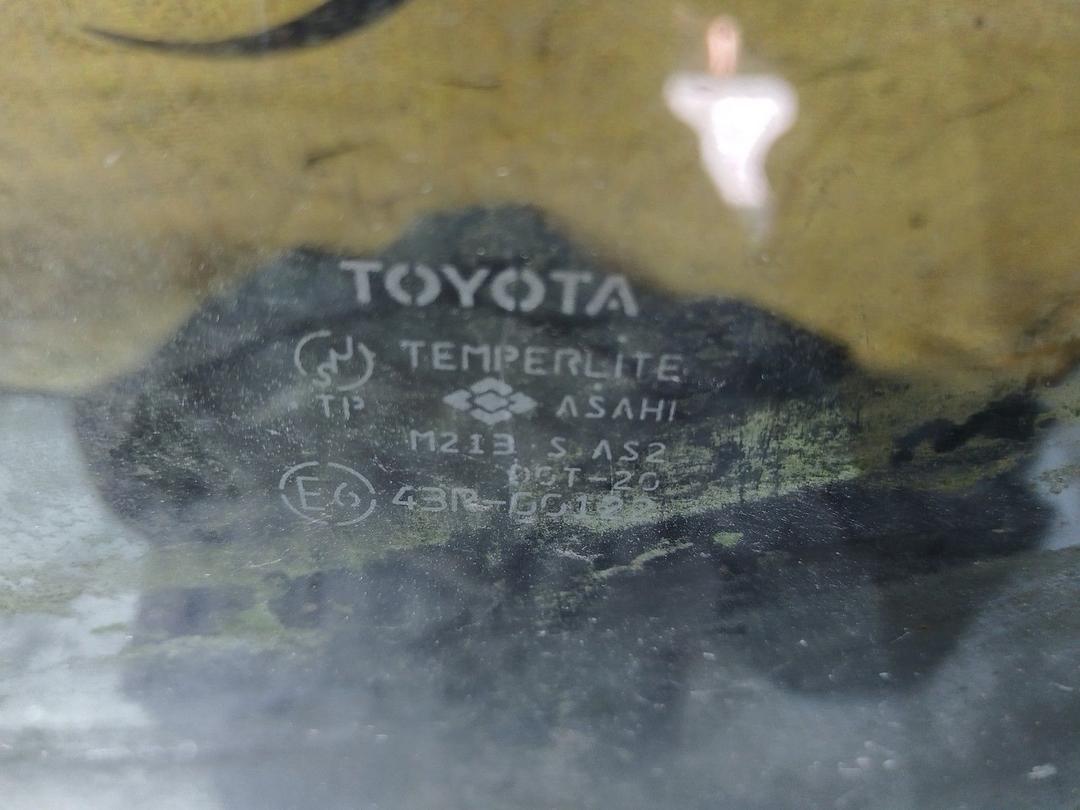 Стекло двери передней правой DTDRXY Toyota Yaris Verso купить на авторазборке