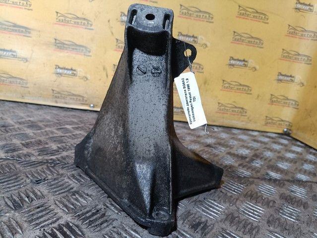 Кронштейн двигателя SQ6A26 Volkswagen Passat - Фото 1