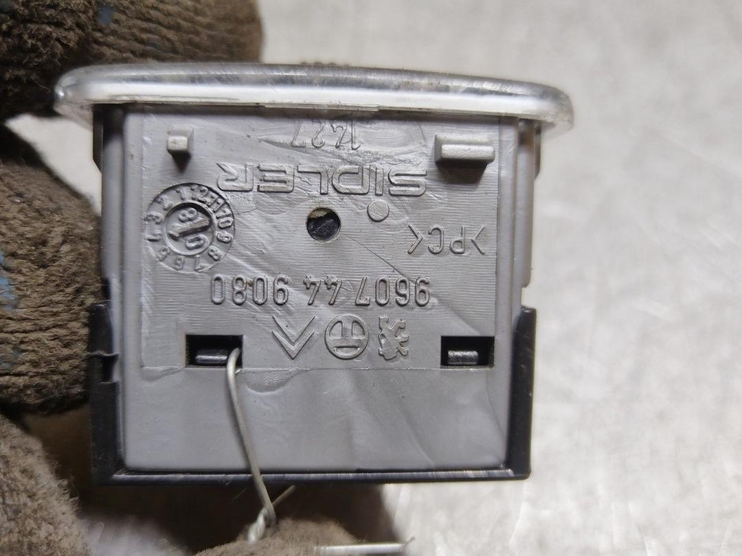 Фонарь салона (плафон) 858GDK Citroen Berlingo купить с доставкой