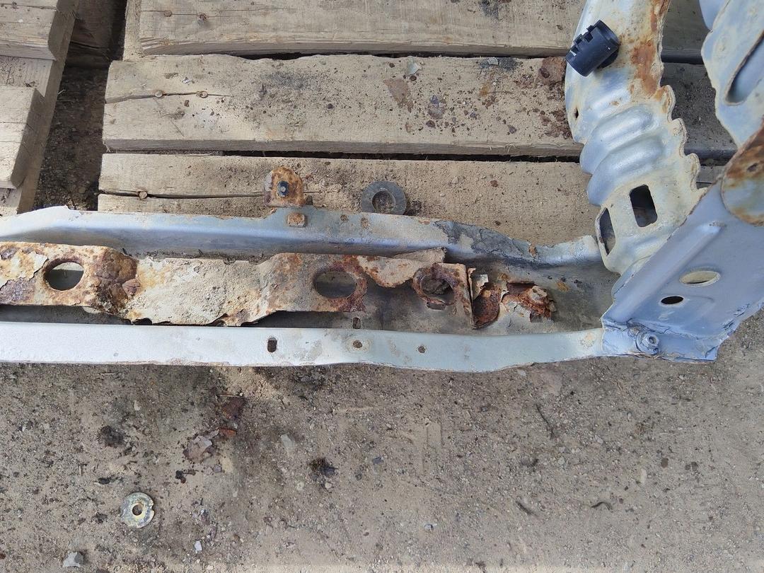 Передняя панель крепления облицовки (телевизор) E40TB2 Peugeot 406 - Фото 18