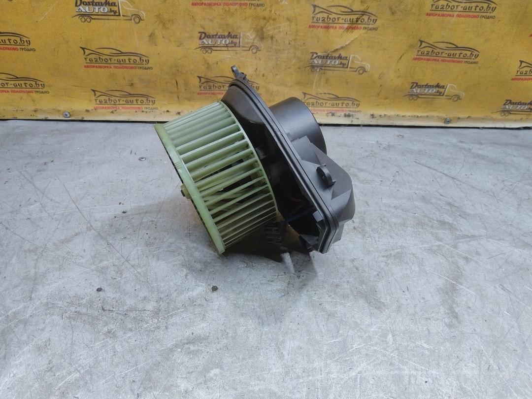 Моторчик печки PGKMGR Volkswagen Passat