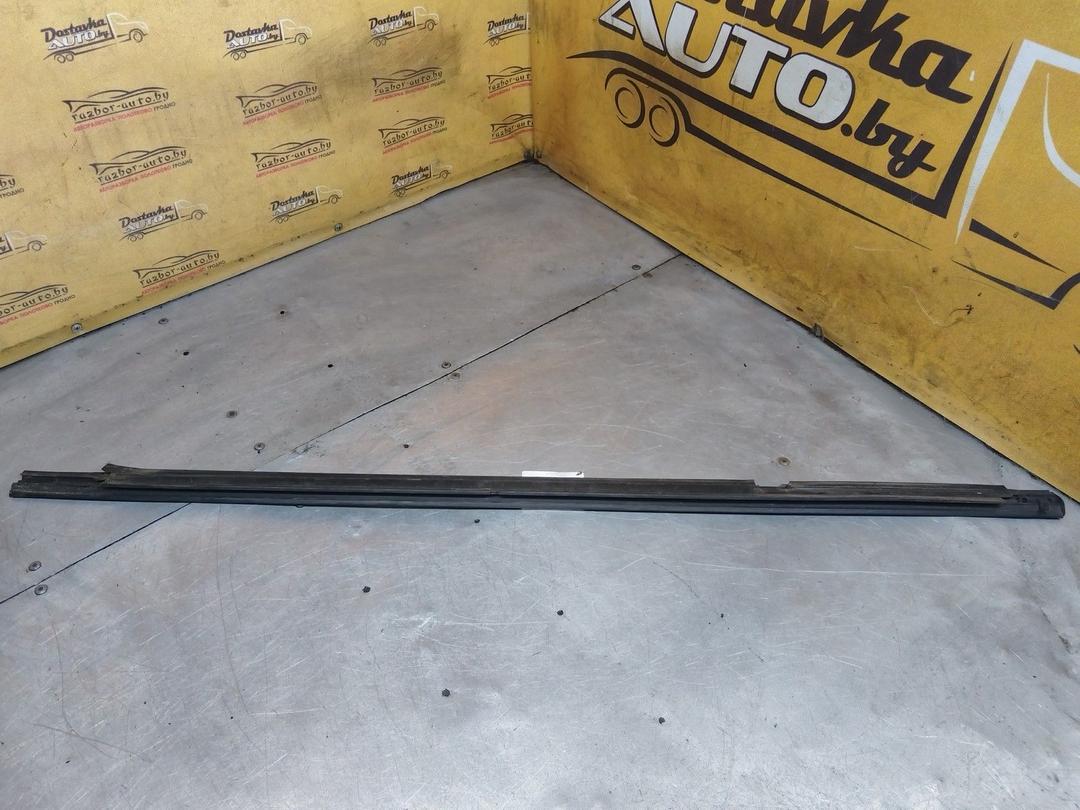 Молдинг стекла двери задней правой наружный ZD1KYF Mazda Premacy купить в магазине запчастей бу