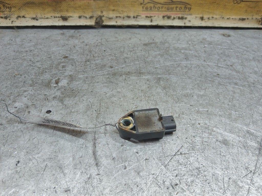 Датчик удара 1VK147 Toyota Avensis - Фото 1