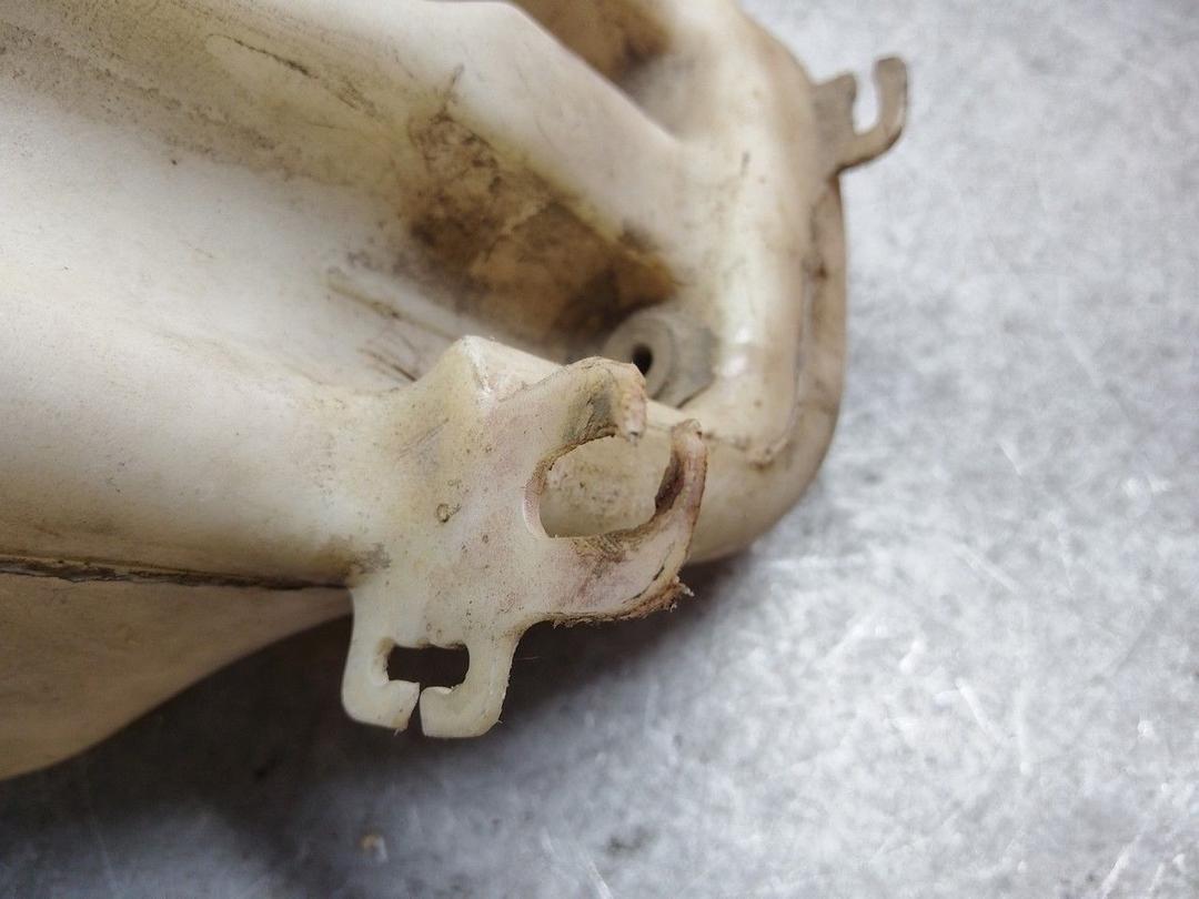 Бачок омывателя 812F38 Fiat Tempra купить в магазине запчастей бу