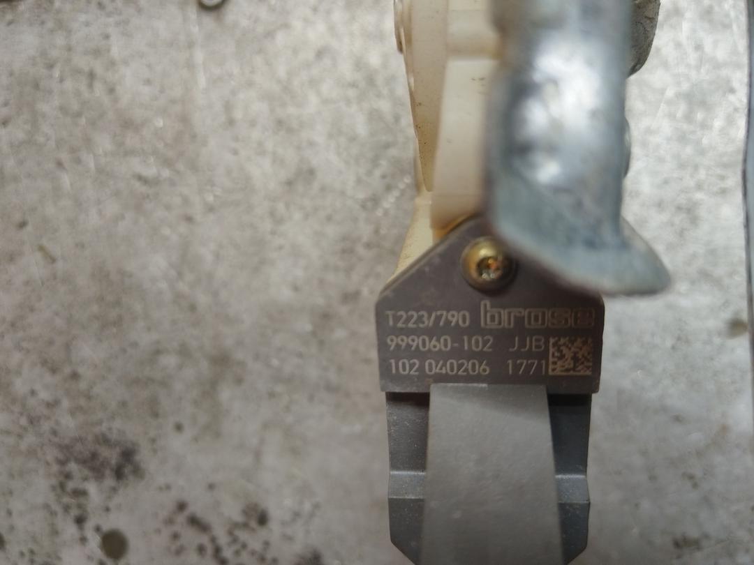 Стеклоподъемник электрический задний левый KC5FJ5 Toyota Avensis купить на авторазборке