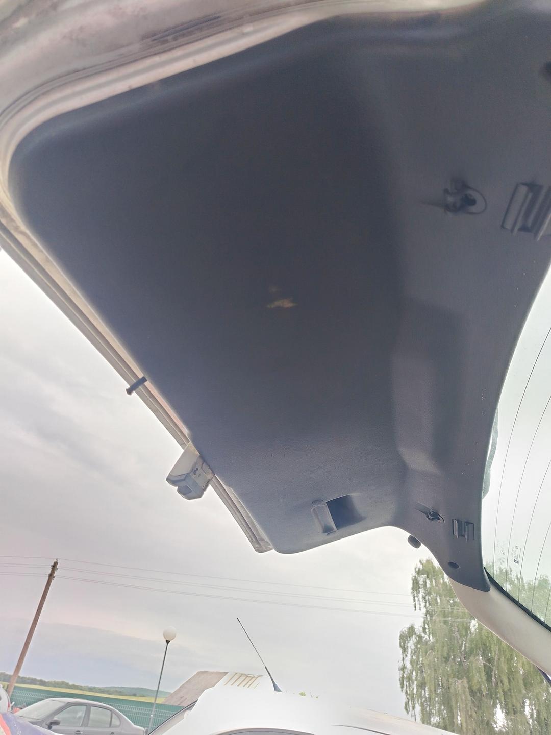 Обшивка крышки багажника LU92VE Opel Astra