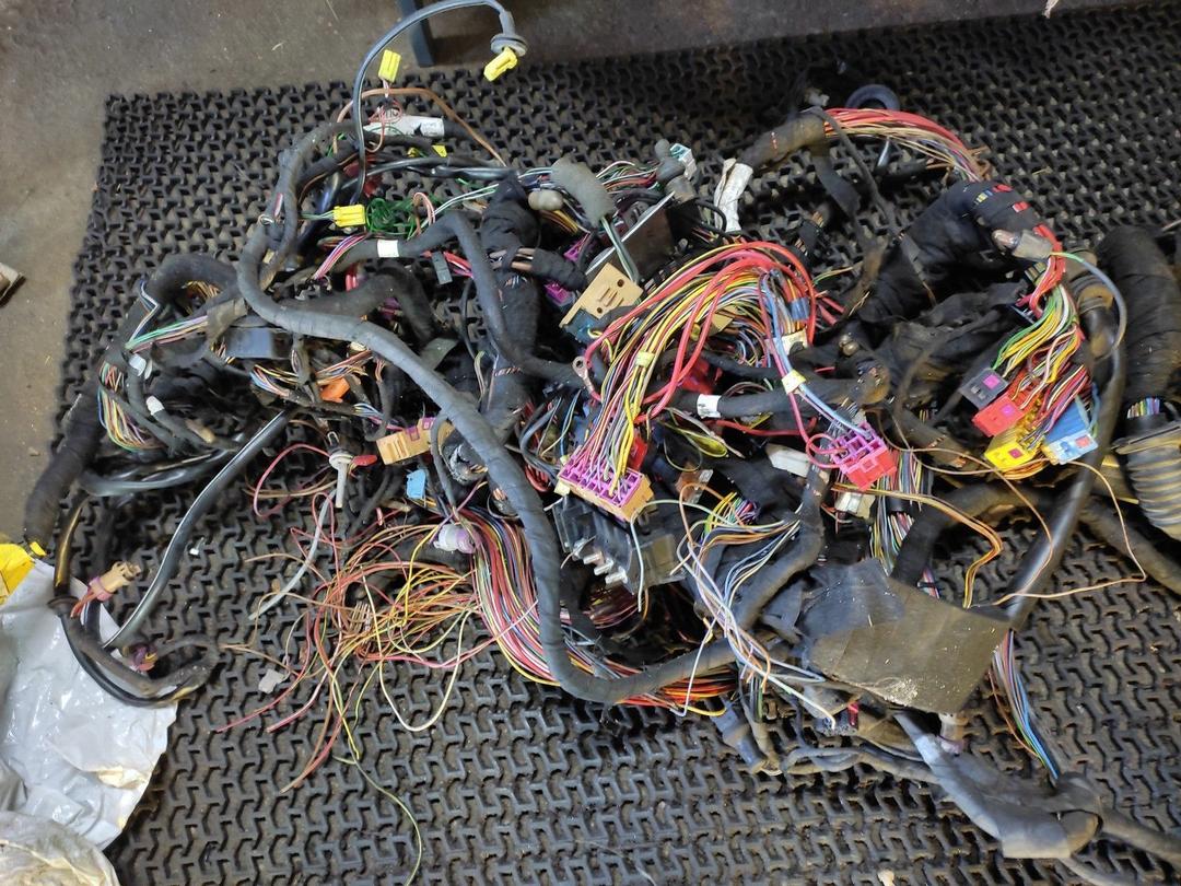 Проводка QI1F5O Audi A8 undefined