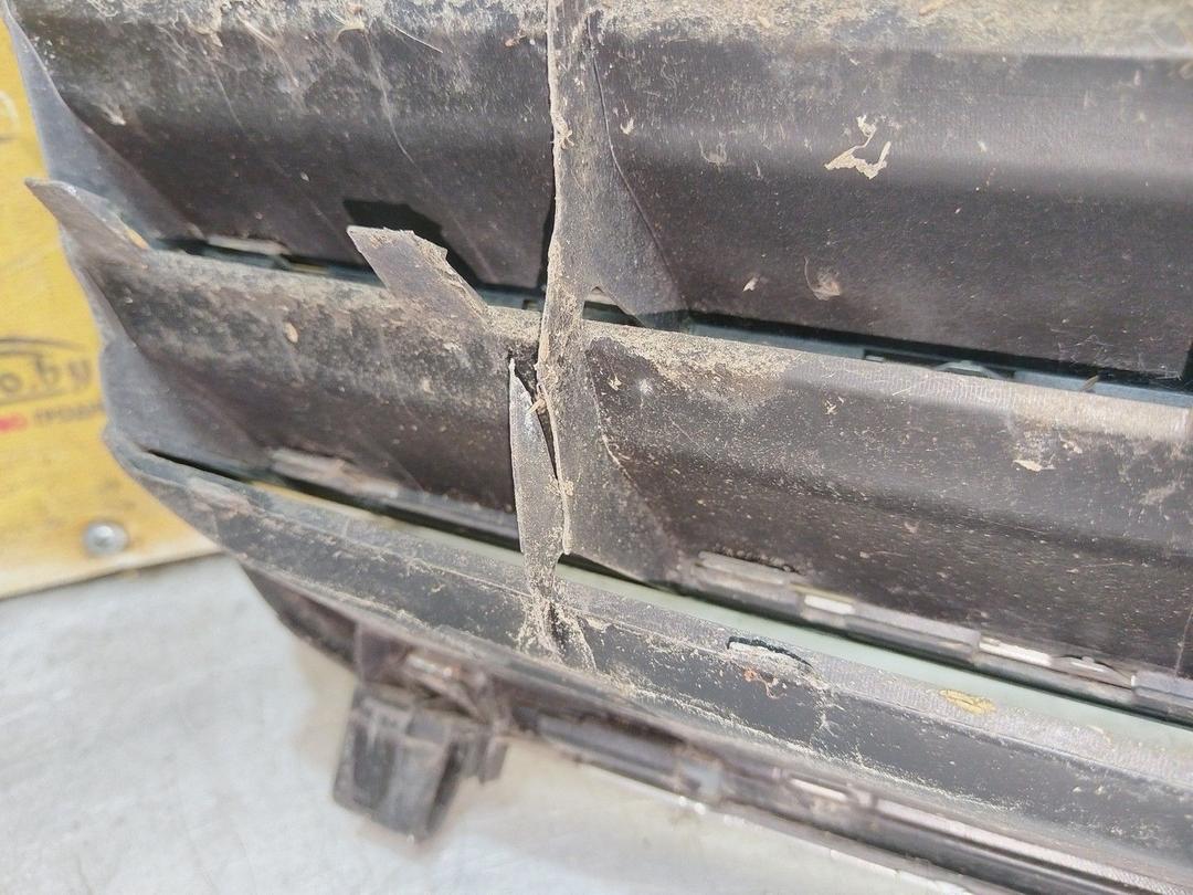 Решетка радиатора 1EQN5L Volkswagen Passat undefined