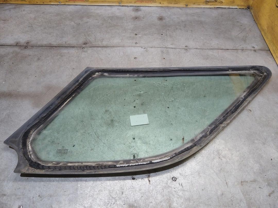 Стекло кузовное боковое левое I6ZYNI Peugeot 306 купить с доставкой