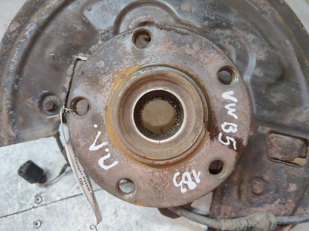 Кулак поворотный левый 8PPUDD Volkswagen Passat купить