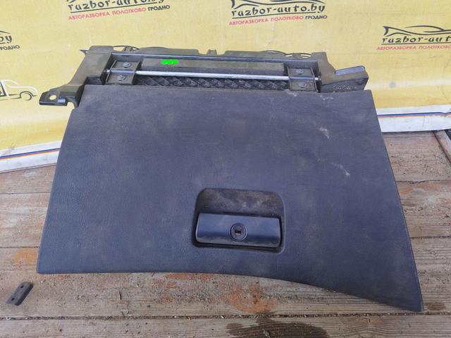 Бардачок YV5JI8 BMW 3 E46 купить