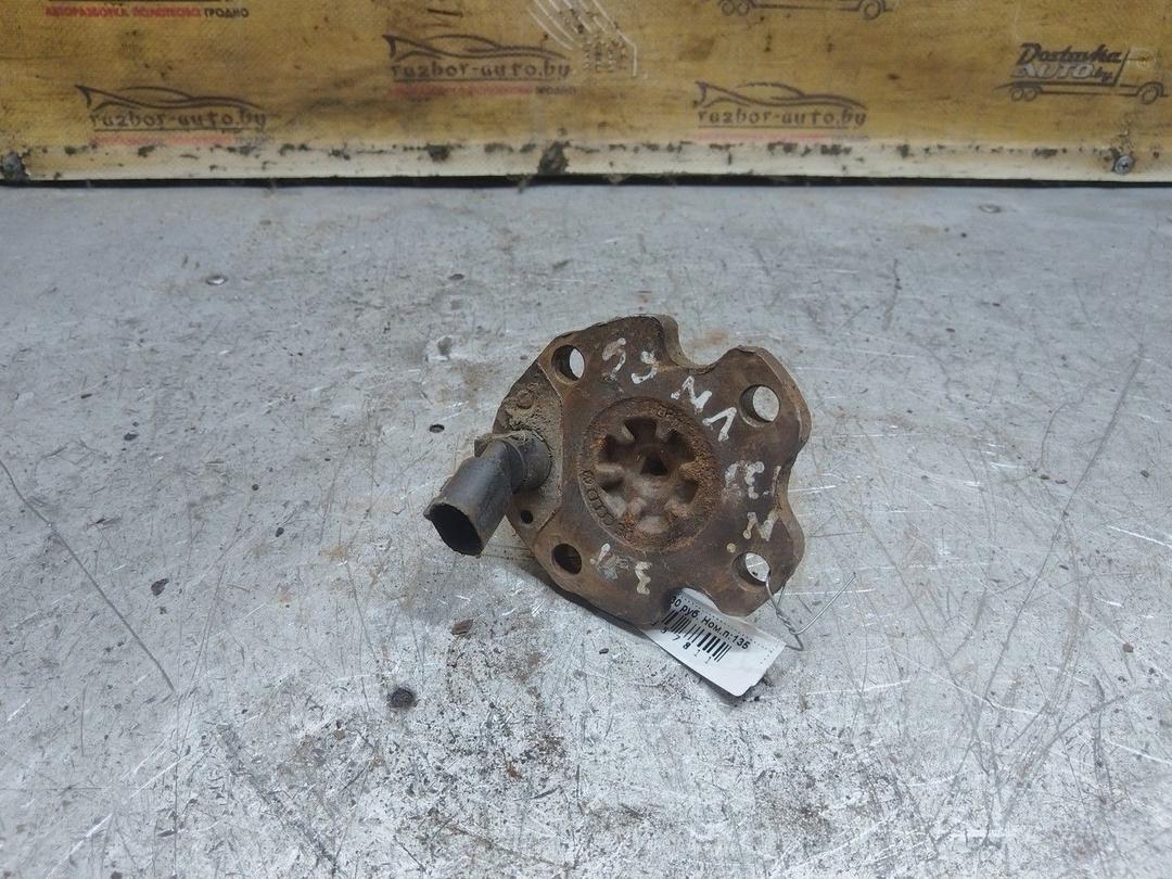 Цапфа задняя (ось ступицы) 8JRBWT Volkswagen Golf - Фото 3