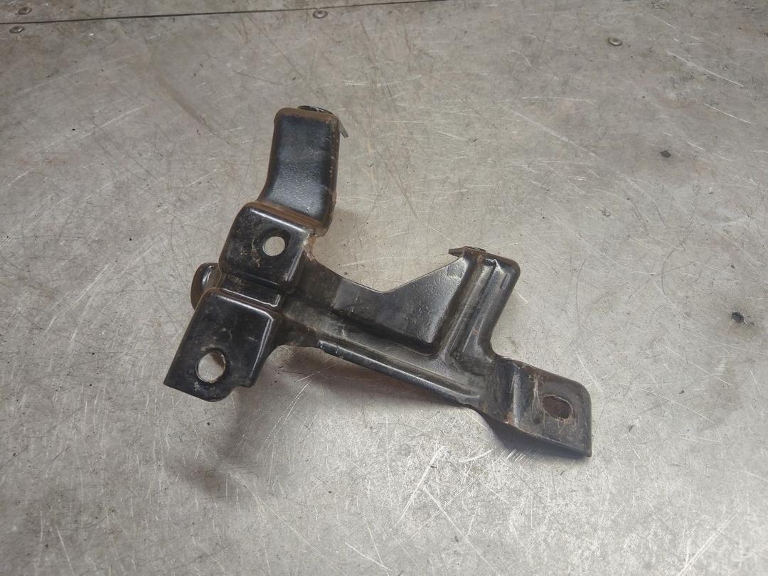 Крепление блока ABS 9EY6J1 Ford Fusion