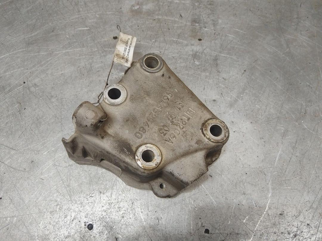 Кронштейн двигателя DF52M0 Peugeot 307