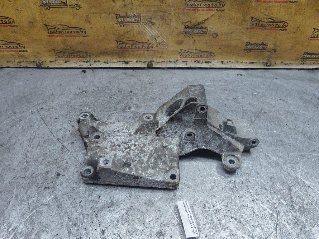 Кронштейн генератора V0Y8A8 Volkswagen Polo - Фото 1