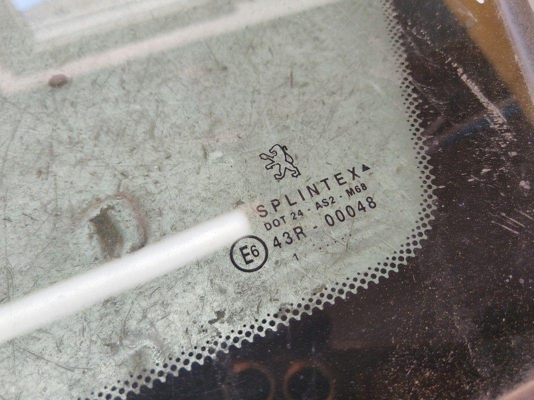 Стекло кузовное боковое правое HKM5UD Peugeot 406 - Фото 2