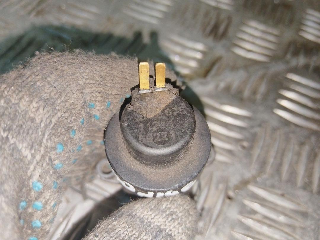 Регулятор давления топлива EO8I1K Volvo V40 купить с доставкой