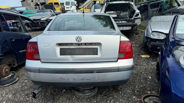 Обшивка крышки багажника RZJ9EX Volkswagen Passat