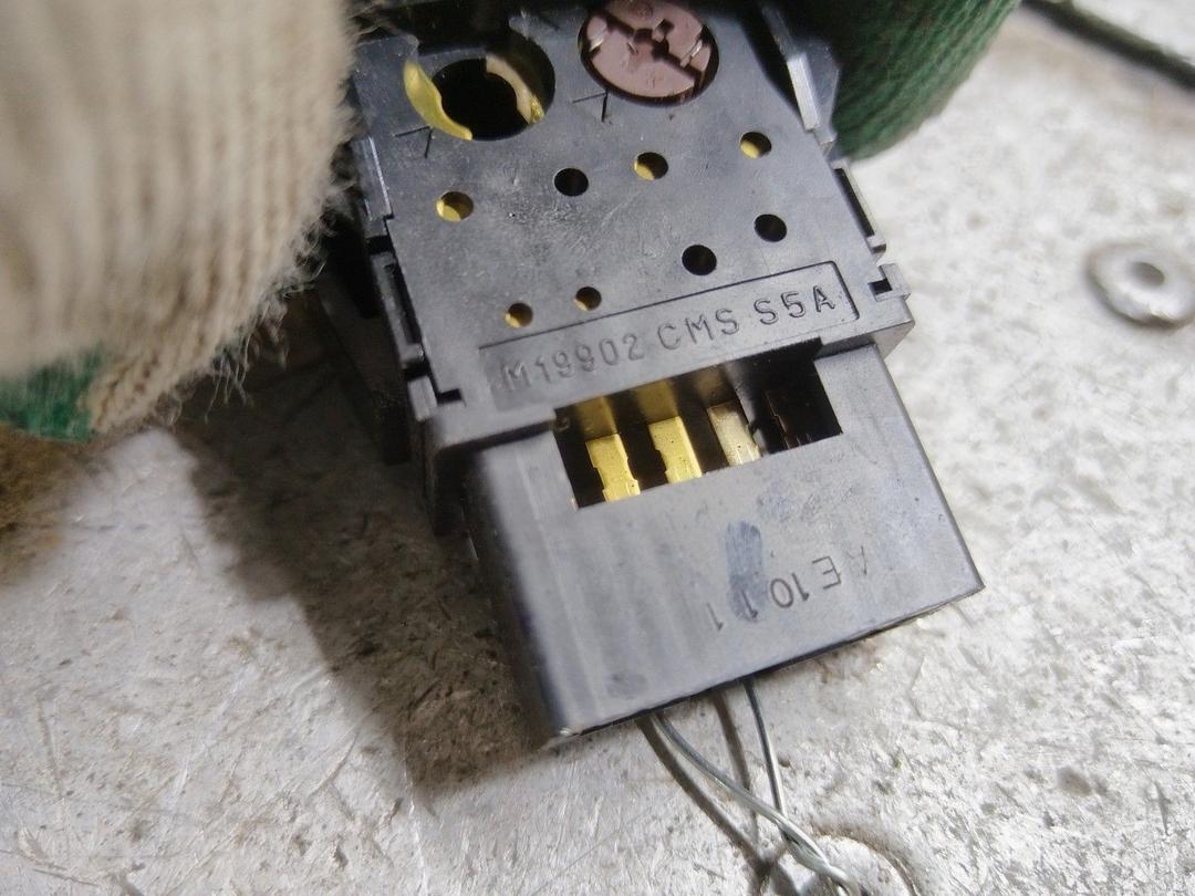 Кнопка аварийной сигнализации L1341L Honda Accord купить в магазине запчастей бу