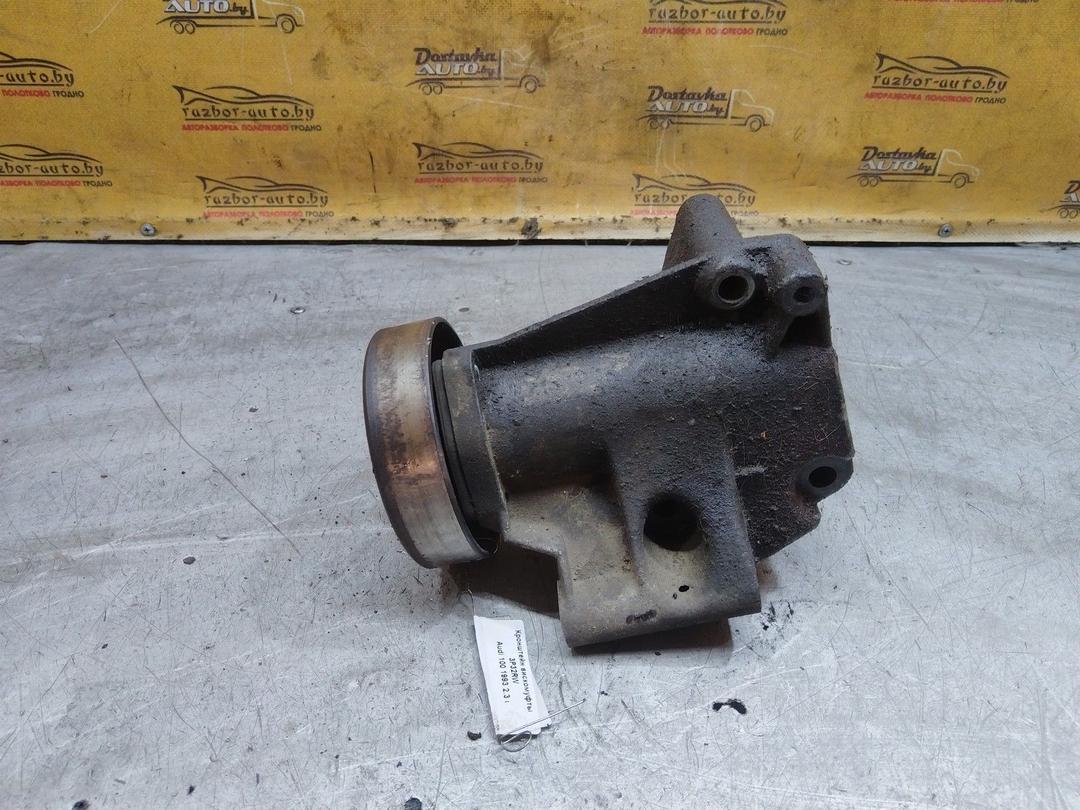 Кронштейн вискомуфты 3P32RW Audi 100