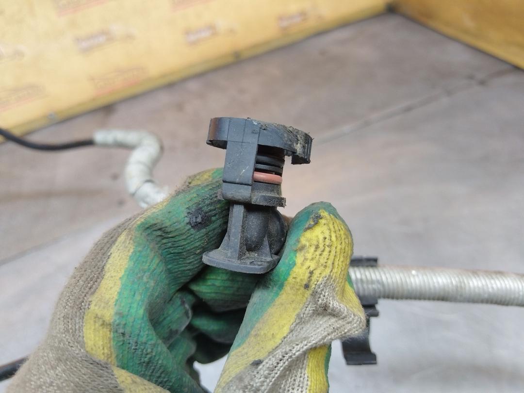 Трубка топливная J12B05 Volvo XC70 - Фото 3