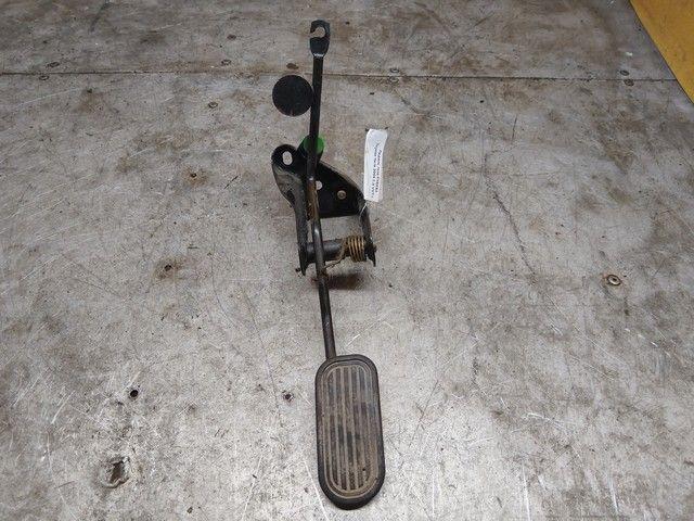 Педаль газа FY8XS4 Toyota Yaris