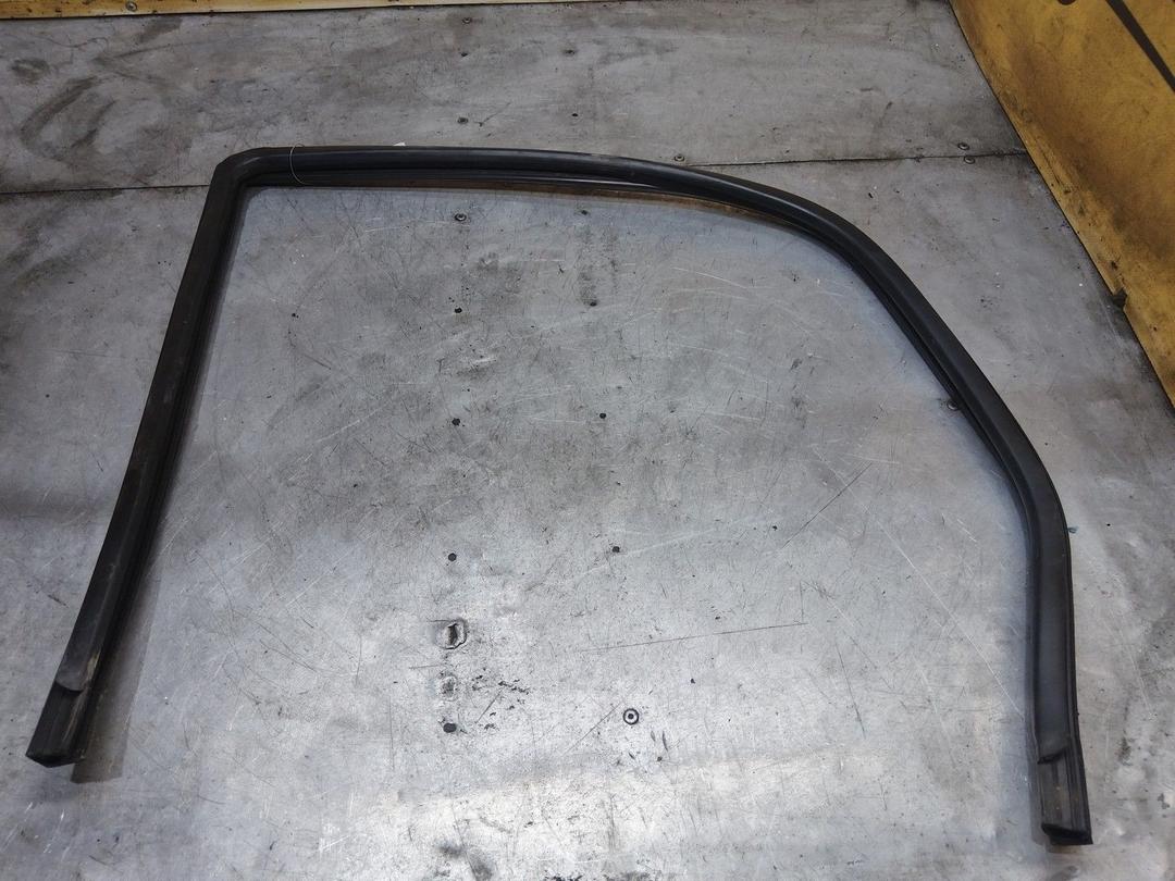 Уплотнитель 9E44F2 Renault Scenic