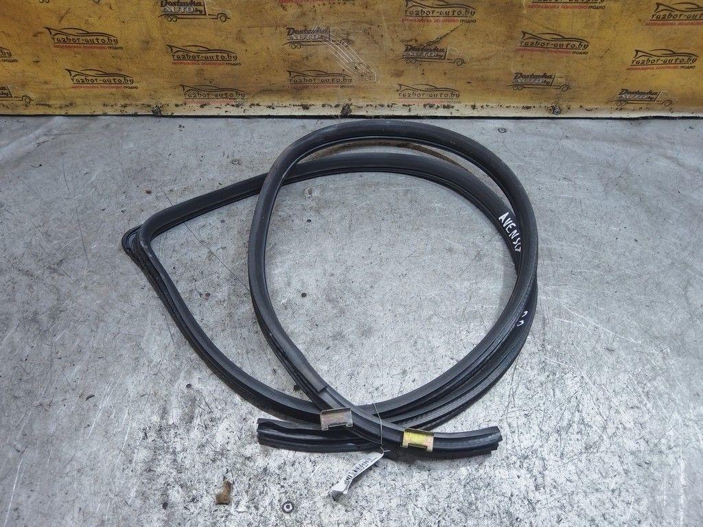 Уплотнитель двери передней правой W1BBQK Toyota Avensis - Фото 4