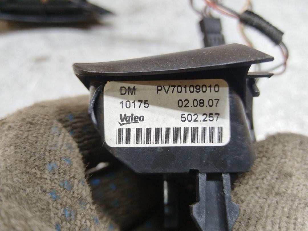 Кнопки руля JWNGQ7 Fiat Linea купить на авторазборке