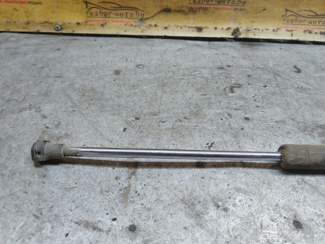 Амортизатор крышки багажника (3-5 двери) J3WCGH Renault Laguna купить в магазине запчастей бу